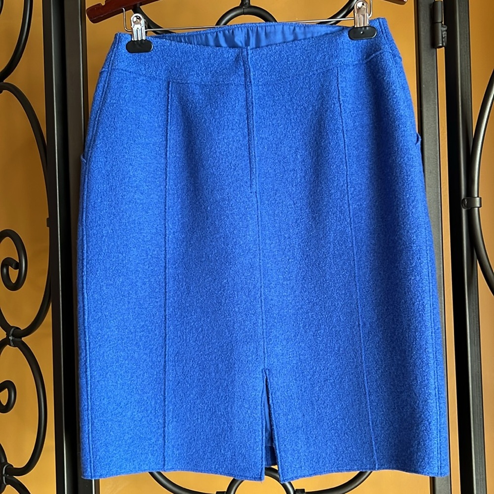 CHANEL Ready-To-Wear Wool Pencil Skirt - Picture 4 of 16